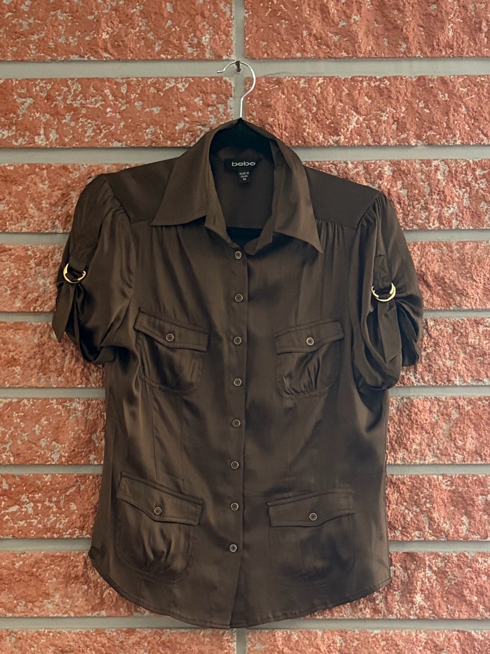 🌟 bebe Brown Short Sleeve Button-Front Satin Blouse with Gold Rings